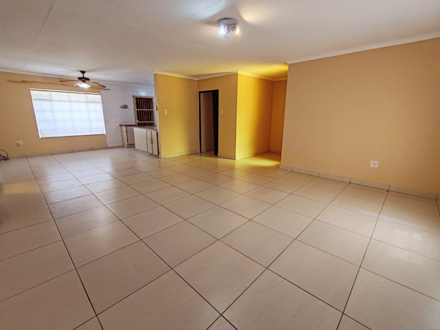 3 Bedroom Property for Sale in Kannoniers Park North West